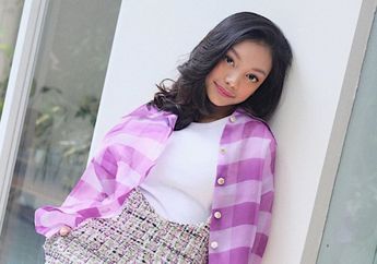 Pakai 1 Model Sneakers Fila, Ini 5 Gaya Kasual Anak Nola B3, Naura Ayu!