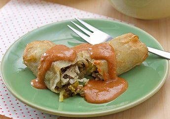 Resep #KemilauKulinerIndonesia, Resep Lumpia Salad Saus Kacang, Kudapan Tradisional Renyah Dengan Saus Istimewa