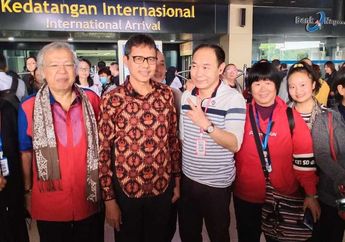 150 Turis China Ini Malah Disambut Meriah Langsung oleh Gubernur Sumbar saat Sampai di Bandara Minangkabau, Sementara Kehadirannya Dilarang di Berbagai Negara Lain