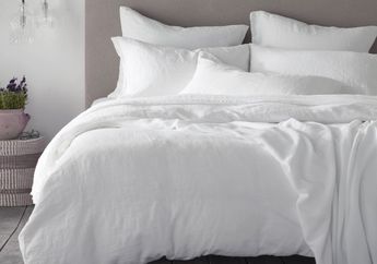 3 Cara Hilangkan Noda Darah Haid yang Tembus ke Seprai Saat Tidur