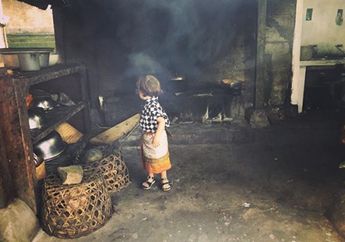 Dibiarkan Kotor Hingga Terkesan Berantakan, Ternyata Dapur Punya Makna Begitu Sakral di Bali! Indahnya #KemilauKulinerIndonesia