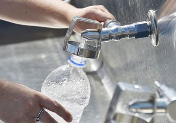 Jangan Pernah Lagi Dilakukan! Mengisi Ulang Botol Plastik Ternyata Simpan Bahaya Tak Main-main, Salah Satunya Kemandulan