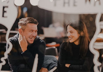 Tak Lagi Canggung Umbar Kemesraan, Gading Martin Pamer Foto Intim Bareng Juria Hartmans di Hari Valentine, Netizen Langsung Beri Restu Hingga Diisukan Lekas Lamaran Bulan Depan: Calon Mama Gempi!
