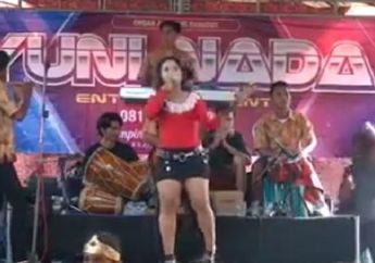 Demi Saweran Rp 100 Ribu, Biduan Dangdut Ini Rela Buka Baju dan Bra di Atas Panggung, Aksi Tak Senonohnya Bikin Geleng-geleng Kepala!