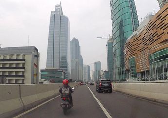 Pakai Cara Ini, Polisi Bakal Lebih Gampang Tilang Pemotor Nakal yang Lintasi Jalan Layang Casablanca