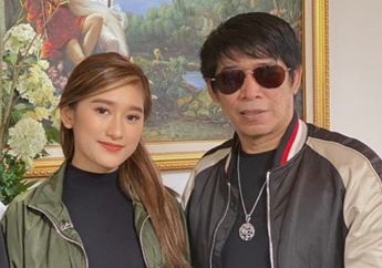 Kecenya 4 Gaya Amanda Caesa, Anak Parto Padu Padan Celana Jeans!