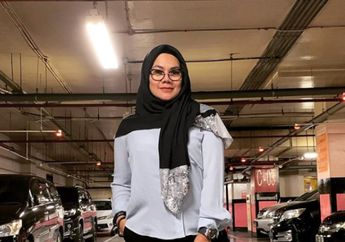 Curhat Pintu Rezekinya Seolah Terhalang oleh Sesuatu, Sarita Abdul Mukti Beberkan Usahanya yang Seakan Dapat Guna-guna hingga Harus Sedia Air Zamzam: Begitu Jam Tahajud Aku Bangun, Mukaku Udah Hitam