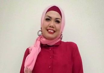 Makan Hati Jadi Bahan Hinaan Warganet, Elly Sugigi Mantap Ubah Penampilan Hingga Lakukan Hal Ini Pada Giginya, "Udah Bisa Mingkep Dikit"