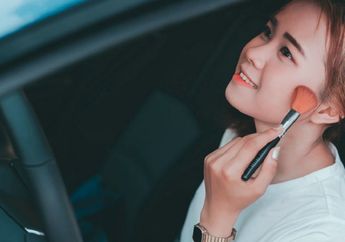 Pilihan Foundation Andalan MUA, Bikin Make Up Anti Luntur dan Tahan Lama