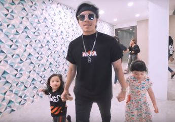Disambut Hangat Saat Mampir ke Rumah Gebetan, Atta Halilintar Berhasil Curi Hati Kedua Adik Aurel Hermansyah, Sampai Nggak Mau Lepas!