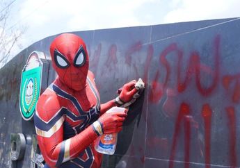 Viral Sampai Luar Negeri, Spiderman Asal Pare-Pare Ini Rajin Perangi Sampah dan Polusi Plastik: Tanpa Kostum, Tidak Ada Seorangpun yang Membantu Saya....