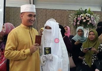 Egi John Tertangkap Basah sedang Asyik Selingkuh dengan Wanita Lain di Dalam Mobil, Padahal Sang Istri Banting Tulang Bantu Jualan Sang Suami