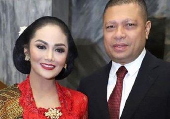 Niat Pamer Kemesraan Dengan Suami Di Dalam Mobil, Krisdayanti Malah Panen Komentar Pedas Warganet Terkait Tubuhnya!