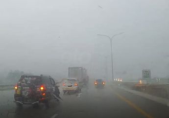 Biar Nggak Dibilang Norak, Kendarai Mobil Saat Hujan Deras Jangan Nyalakan Lampu Ini