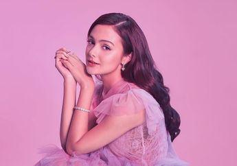 Pamer Rambut Pirang, Amanda Rawles Panen Pujian Sampai Dibilang Mirip Boneka Barbie!