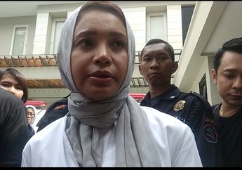 Dengan Mata Sembab, Rossa Ungkap Kondisi BCL dan Sang Anak Pasca Ditinggal Ashraf Sinclair untuk Selamanya