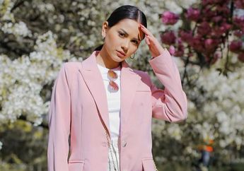 Pakai 1 Mules Gucci Seharga Belasan Juta, Ini 3 Gaya Pacar Al Ghazali, Alyssa Daguise. Keren!
