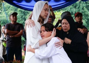 Tadinya Tegar dan Kuatkan BCL, Kerabat Ungkap Tangis Noah Akhirnya Pecah Saat Cium Jenazah Ashraf Sinclair untuk Terakhir Kali