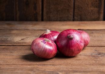Beruntung Bagi Anda yang Punya Persediaan Bawang Merah, Ternyata Hanya dengan Menambahkan Madu Bisa Jadi Obat Ampuh Ini!