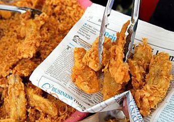 Sering Banget Dilakukan, Inilah Bahaya Membungkus Makanan dengan Kertas Koran, Waspada!