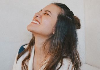 Inspirasi Gaya Simpel & Elegan Buat Kondangan Ala Marsha Aruan