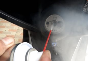 Ramadhan Asik, Cara Rawat Lubang Kunci Motor Matic Tinggal Semprot