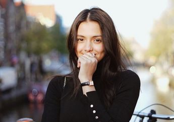 Bye-bye Bad Mood! Pakai Bandana & 4 Tips Atasi Bad Hair Day Ala Amanda Rawles!