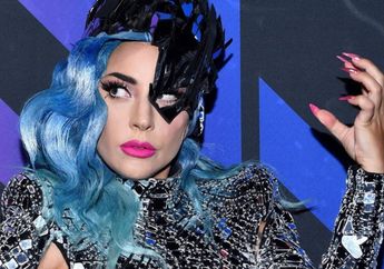 Aksesoris Karya Rinaldy Yunardi Dipakai Lady Gaga di Video Klip Terbarunya, Hanya Butuh 3 Minggu Waktu Pengerjaan!