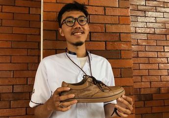 Banjir Rezeki dari Bahan Limbah, Pria Ini Rela Putus Kuliah Demi Buat Sepatu Dari Ceker Ayam