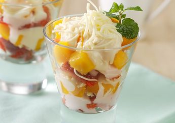 Resep Stroberi and Mango Yoghurt Trifle Enak Dan Segar Ini Bisa Dibuat Dengan 5 Bahan Saja