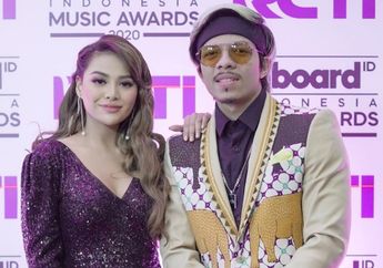 Biasa Tampil Hedon, Intip Penampilan Sederhana Aurel Hermansyah Pakai Hijab Syar'i saat Foto Bareng Atta Halilintar