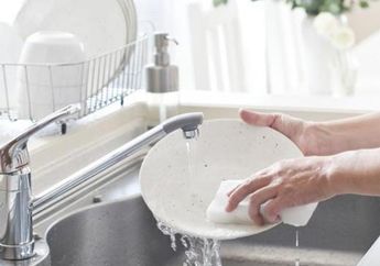 Tangan Anda Sering Kasar Setelah Cuci Piring? Coba Atasi dengan Garam & Dijamin Tangan Mulus Kembali