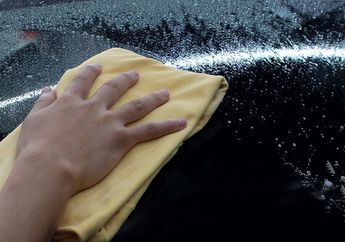 Lap Chamois Jadi Andalan Pemilik Mobil, Lakukan 5 Hal Ini Agar Umur Panjang
