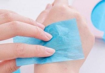 Enggak Cuma Kontrol Minyak di Wajah, Ini Kegunaan Kertas Minyak Wajah!