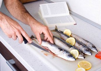 Bau Amis Sulit Hilang dari Ikan yang Mau Dimasak? Coba 4 Cara Ini, Ibu Rumah Tangga Wajib Tahu!