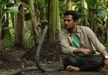 Dikenal Jagoan Sampai Berani Cium Ular King Kobra yang Siaga Mematuk, Panji Petualang Ternyata Takut Kecoak, Lari Tunggang Langgang Saat Dikerjai Raffi Ahmad: Dia Bisa Terbang Muter Balik ke Kita!