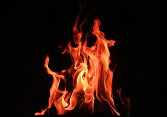 Adu Mulut, Seorang Istri Asal Balikpapan Dibakar Suaminya di dalam Truk, Sempat Live Facebook Sambil Nangis