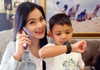 Tak Bisa Melihat Penampilan Putranya di Sekolah, Titi Kamal Mengaku Menyesal: Mama Papa Bangga sama Kamu
