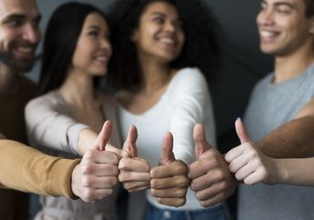 Mitosnya Kedutan di Ibu Jari Sebelah Kiri Pertanda Jodoh, Benarkah?