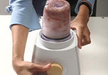 Ngapain Boros Uang Buat Beli Baru, Pisau Blender Kurang Tajam Bisa Diatasi Cuma Pakai Garam, Gampang Banget ya Ampun!