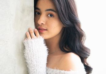 Yuk Tiru 4 Cara Mawar de Jongh Tampil Manis Pakai Atasan Putih!