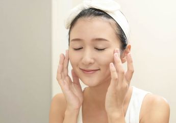 Yuk, Massage Wajah Sendiri Sebelum Tidur dan 5 Manfaat Ini Akan Kita Rasakan Keesokan Paginya!