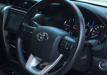 Hand Sanitizer Jangan Dipakai Bersihkan Setir Toyota Fortuner yang Berlapis Kulit, Ini Alasannya