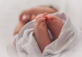 Kebelet Melahirkan, Wanita Ini Lakukan Persalinan Bayinya di Lorong Toserba