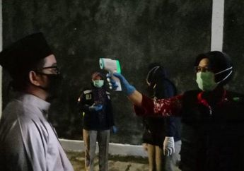 Antisipasi Penyebaran Covid-19, Pelayat Ibunda Presiden Jokowi Diwajibkan Taati Aturan Kesehatan hingga Disemprot Disinfektan!