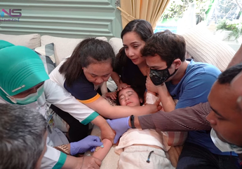 Batuk Tak Kunjung Sembuh di Tengah Wabah Virus Corona, Rafathar Menjerit Nangis Saat Disuntik oleh Dokter yang Didatangkan Raffi Ahmad ke Rumahnya