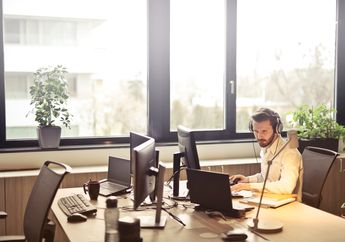 Perusahaan Tempatmu Bekerja Tidak Menerapkan Work From Home? Simak 7 Tips Ini untuk Tetap Jaga Kesehatan