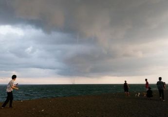 Tengah Hadapi Wabah Corona, Publik Kembali Dibuat Heboh dengan Fenomena Air Danau Tersedot ke Arah Langit Disertai Suara Gemuruh, Begini Penjelasan Ahli