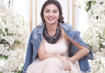 14 Hari Karantina di Rumah, Foto Centil Ariel Tatum Dinilai Makin Terlihat Kurus Saat Berpose dengan Latar Sprei Bunga