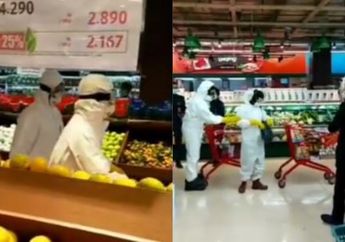 Nekat Belanja ke Mal dalam Balutan APD Hazmat yang Langka dan Dibutuhkan Banyak Tenaga Medis, Pasutri Ini Malah Ngeyel Saat Ditegur: Kita ke Sini Juga Bawa Duit!